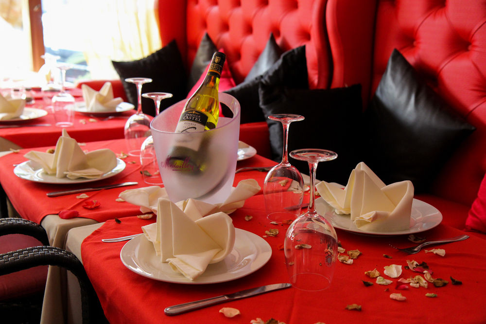 listing card gallery