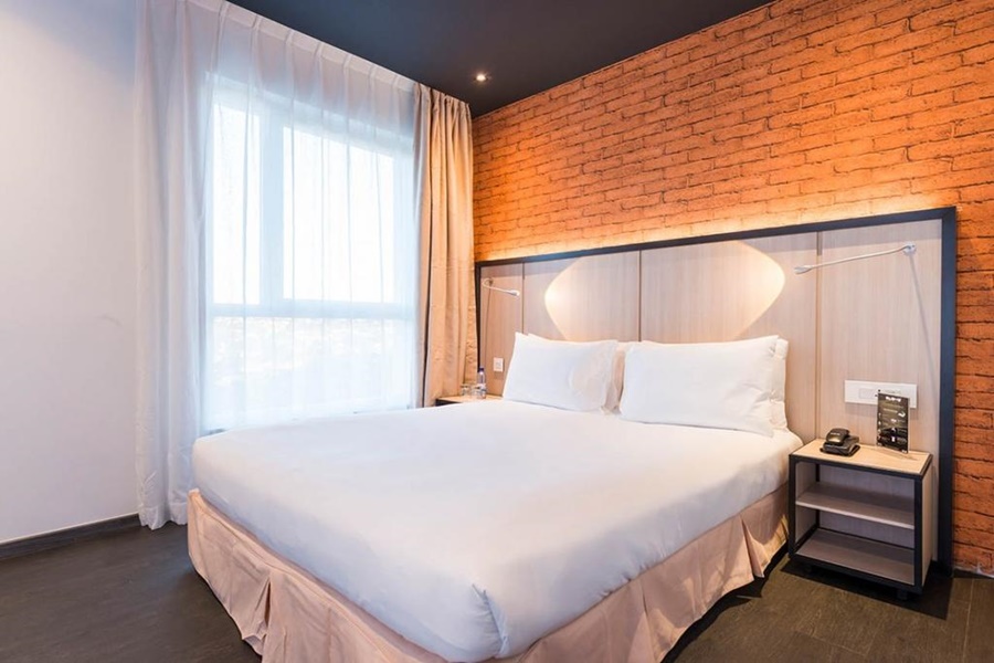 listing card gallery