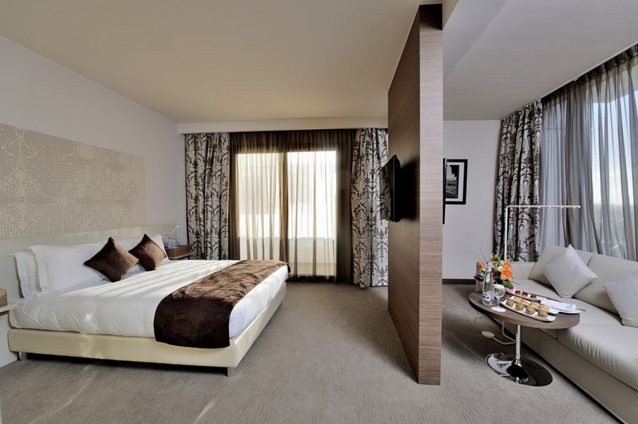 listing card gallery