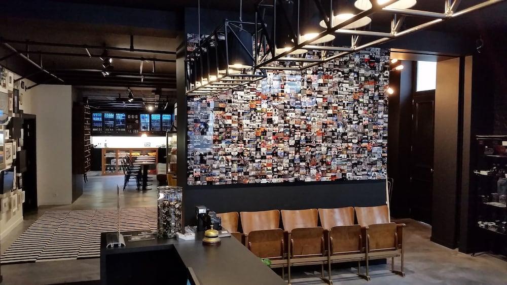 listing card gallery