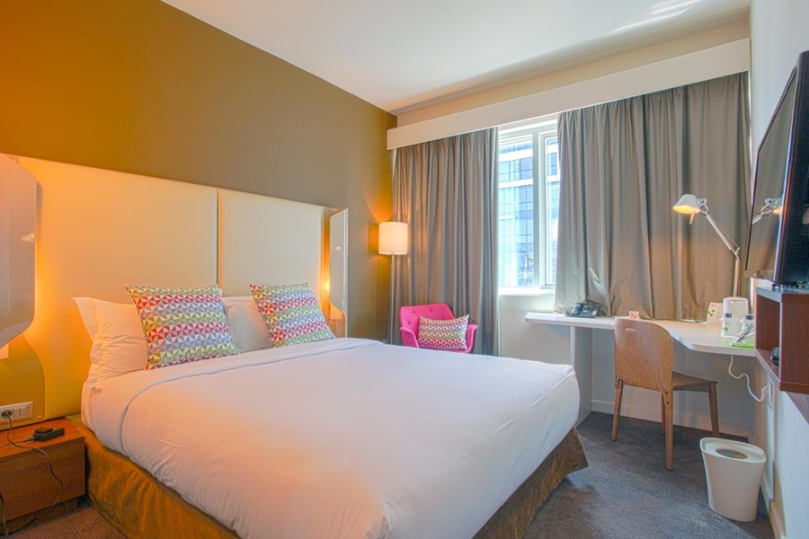 listing card gallery