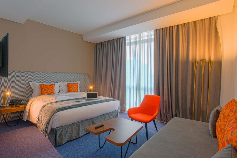 listing card gallery