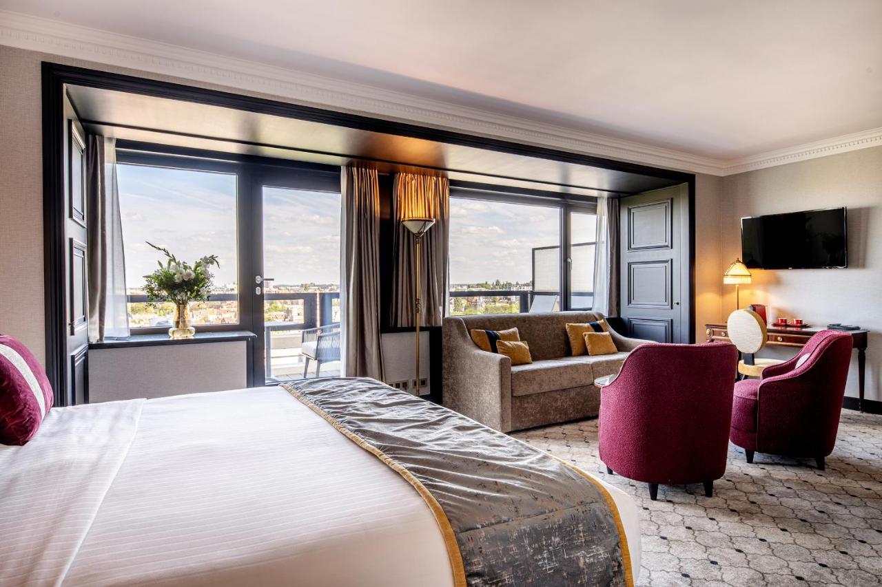 listing card gallery