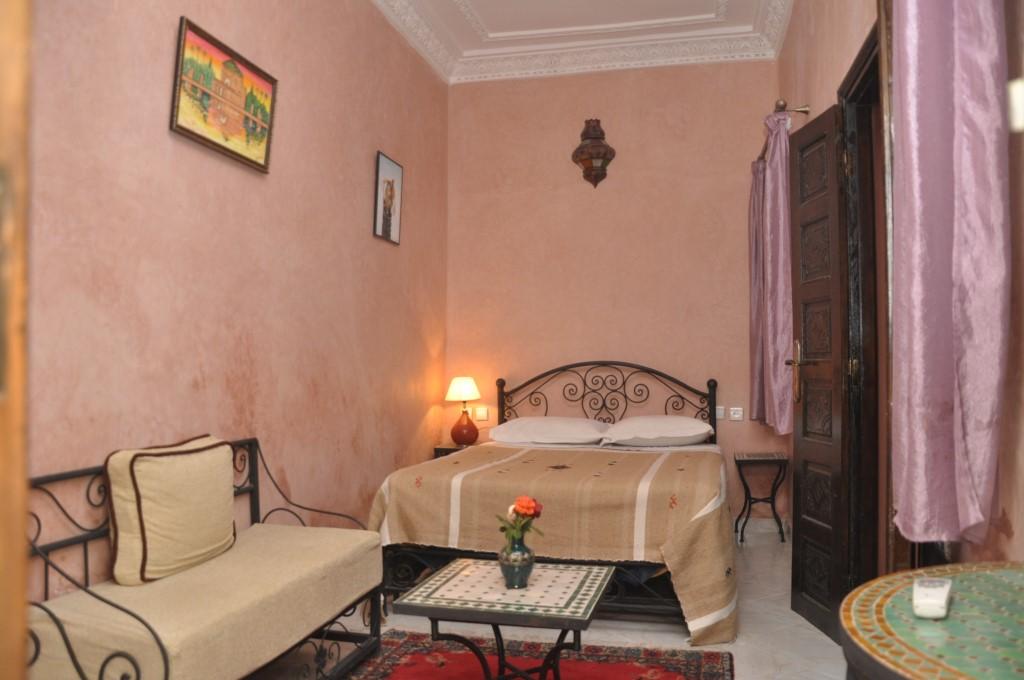 listing card gallery