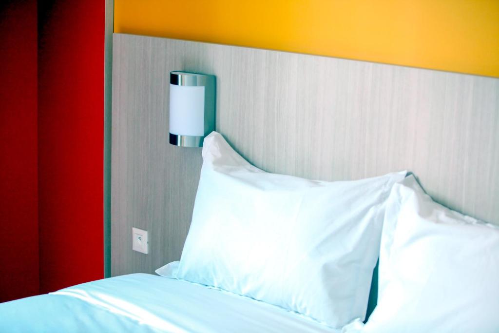 listing card gallery