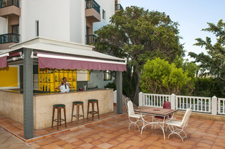 listing card gallery