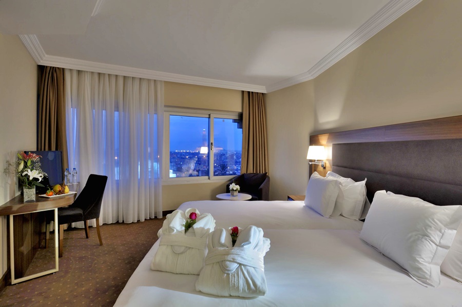 listing card gallery