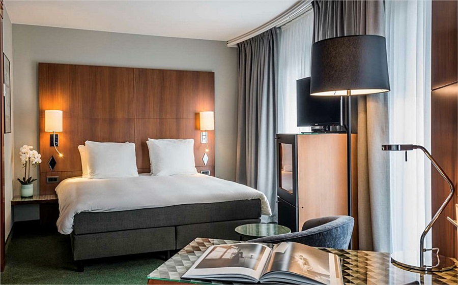 listing card gallery