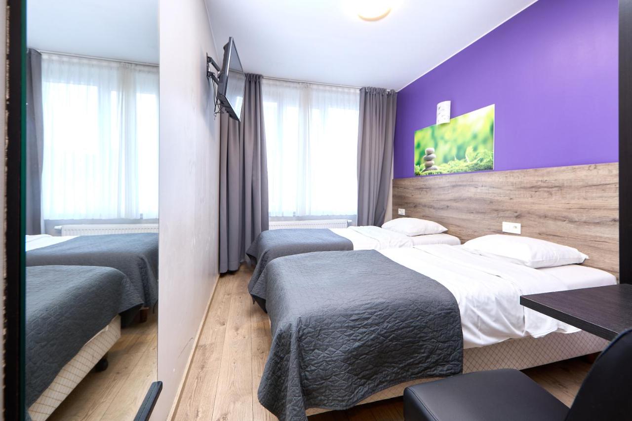 listing card gallery