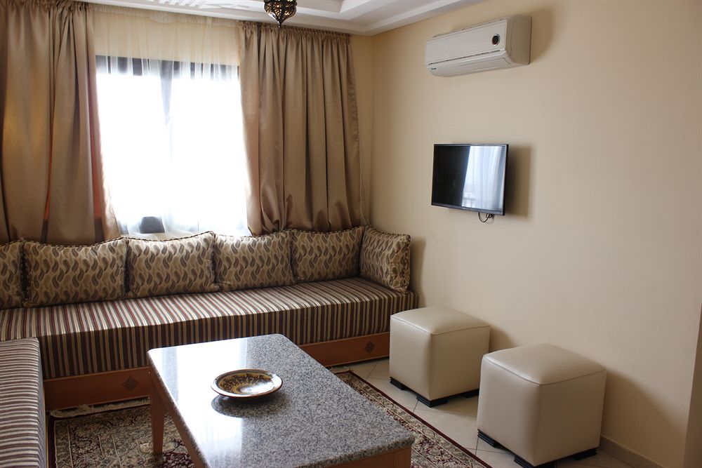 listing card gallery