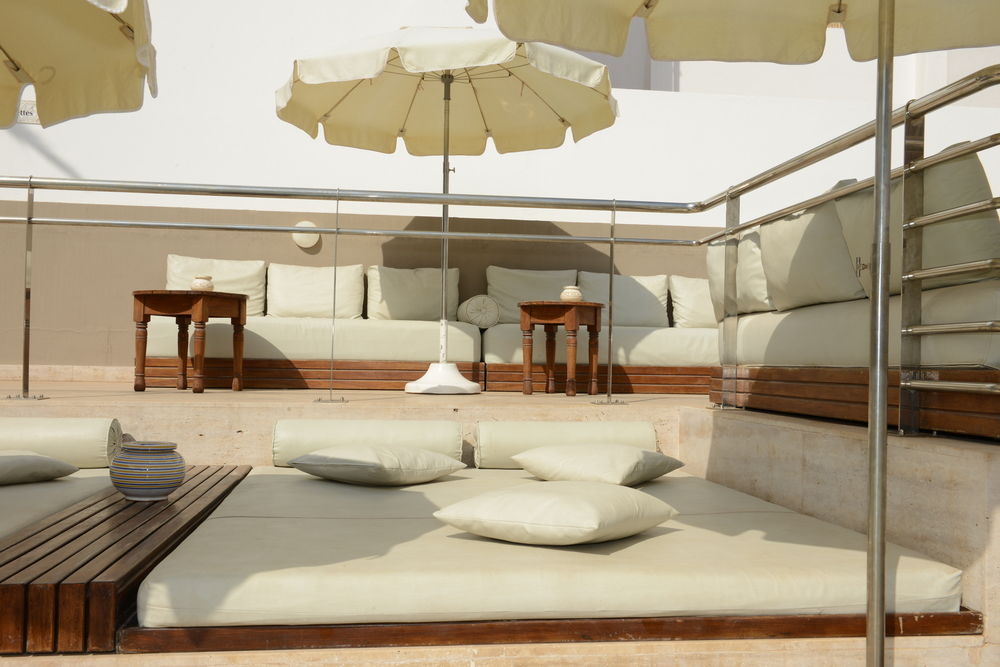 listing card gallery