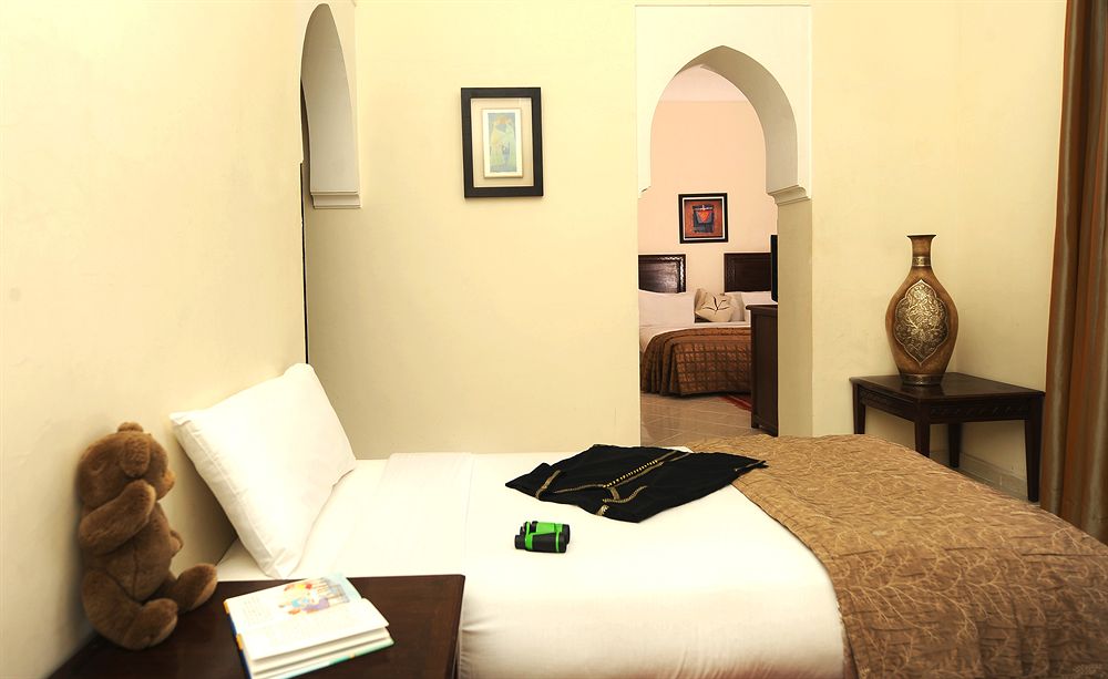 listing card gallery