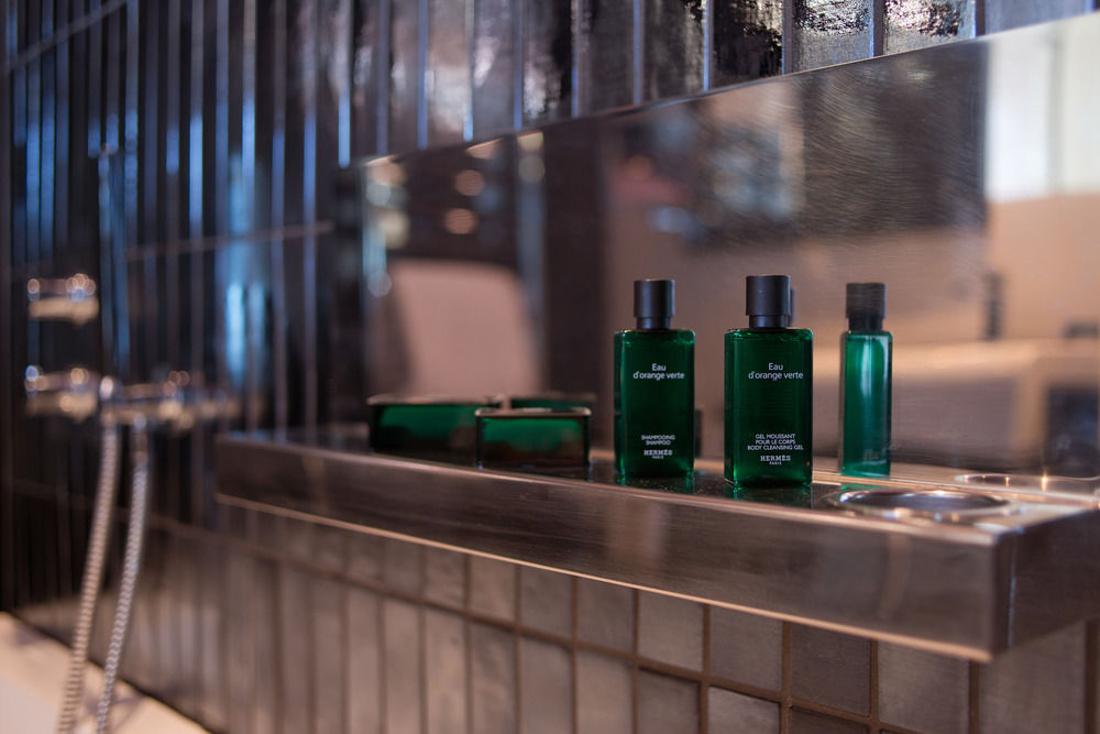 listing card gallery