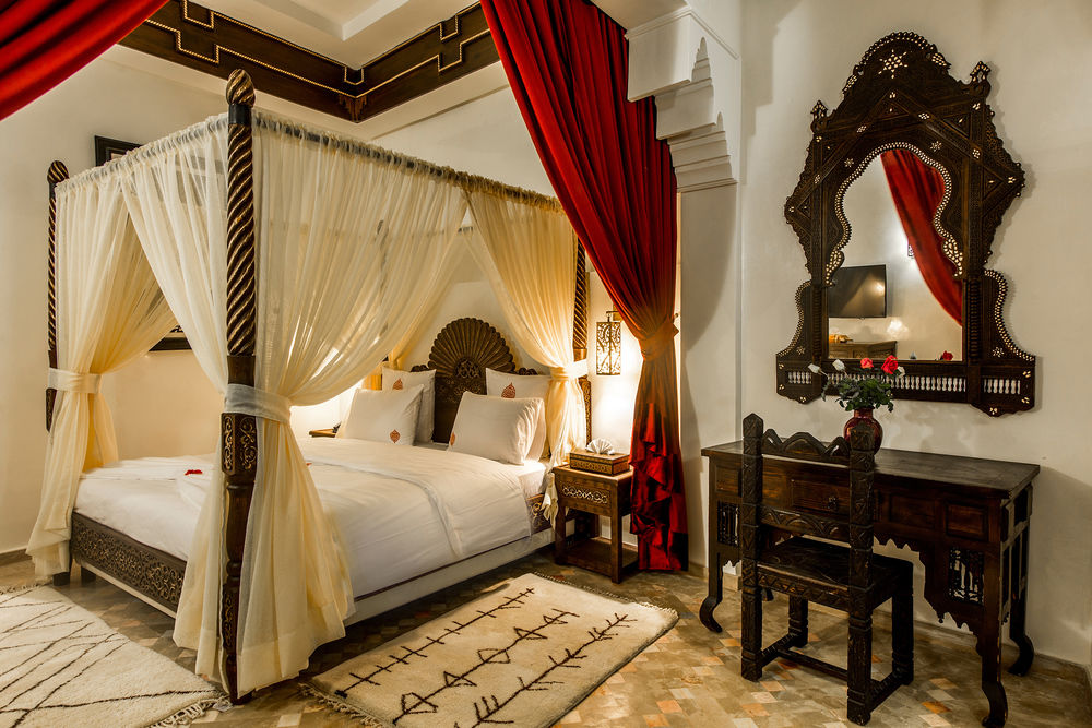 listing card gallery