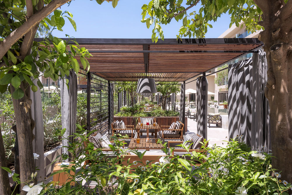 listing card gallery