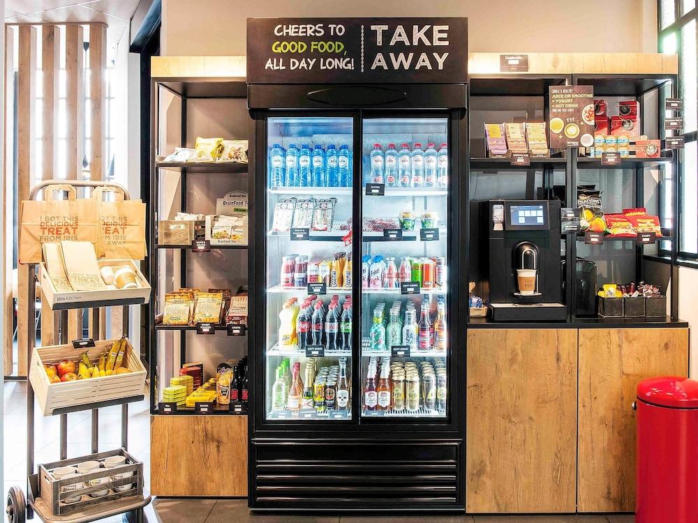 listing card gallery