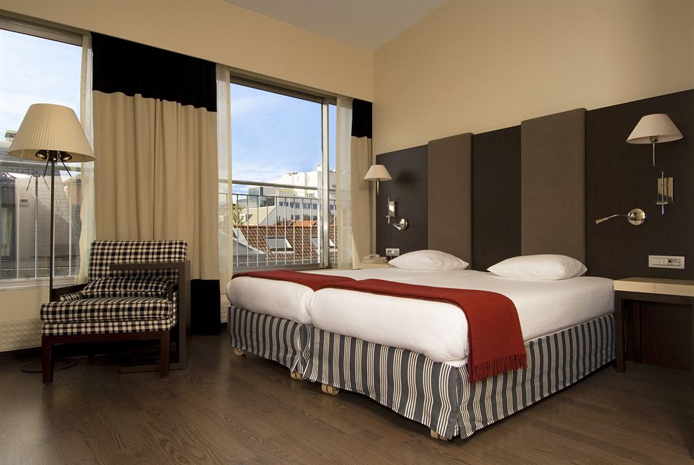 listing card gallery