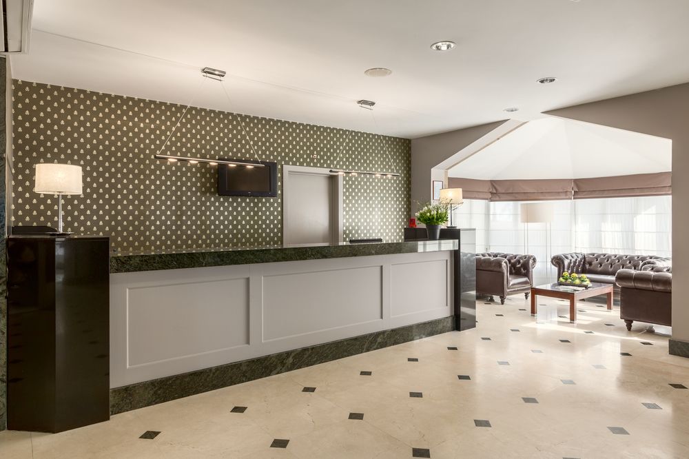 listing card gallery