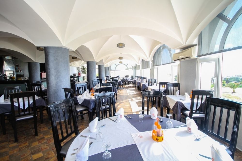 listing card gallery